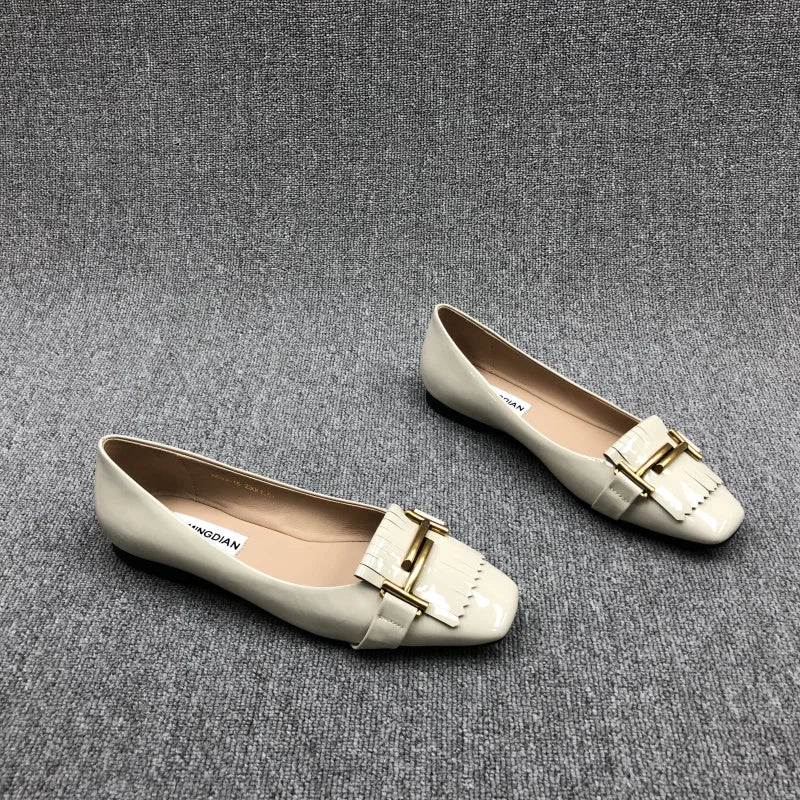 Women's Flat Shoes 2023 New Fashion Patent Leather Tassel Metal Low Heel Shallow Mouth Comfortable Casual Shoes Plus Size 33-43