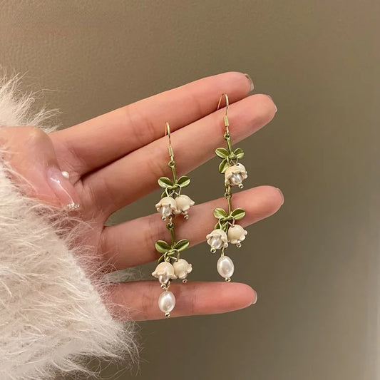 1 Pair Charming White Lily of Valley Earrings - Dazzling Long Drop Style - Timeless Elegance for Daily Glam & Special Occasions