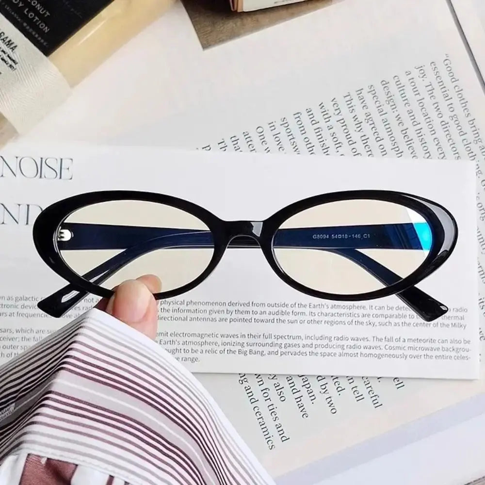 Outdoor Retro Oval Frame Glasses New Fashion Girls Narrow Small Eyeglass Gradient Green Red Frame Seaside Driving Glasses